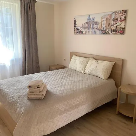 Vaineikio 8 بالانغا