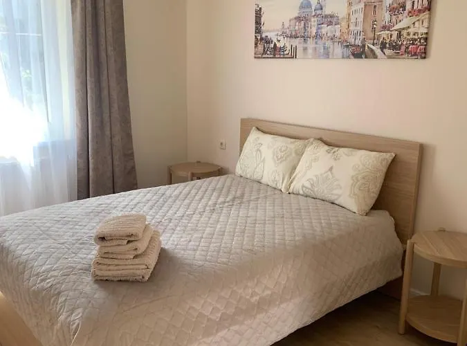 Vaineikio 8 بالانغا